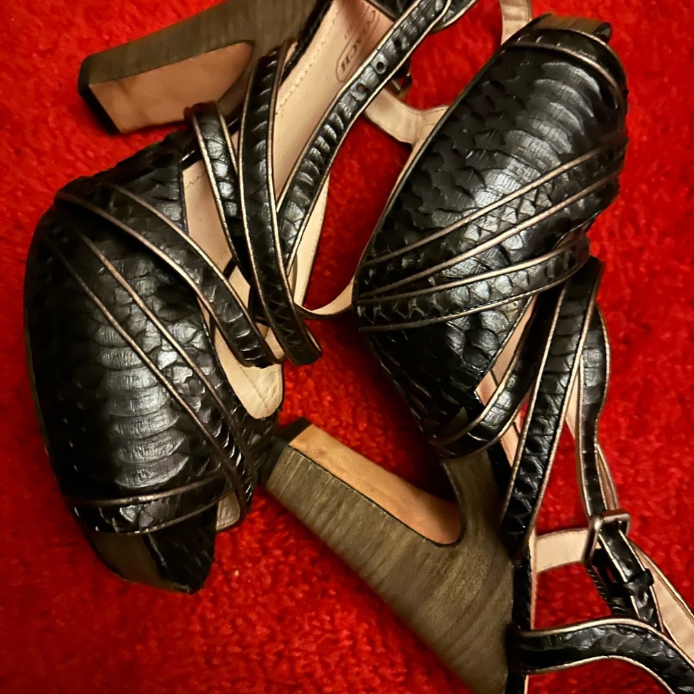 Strapped snakeskin platforms - Picture 4 of 4